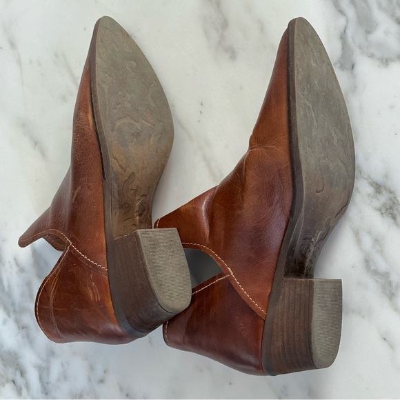 Steve Madden Austin Cognac Leather Ankle Booties • Sz 9 - Picture 11 of 12